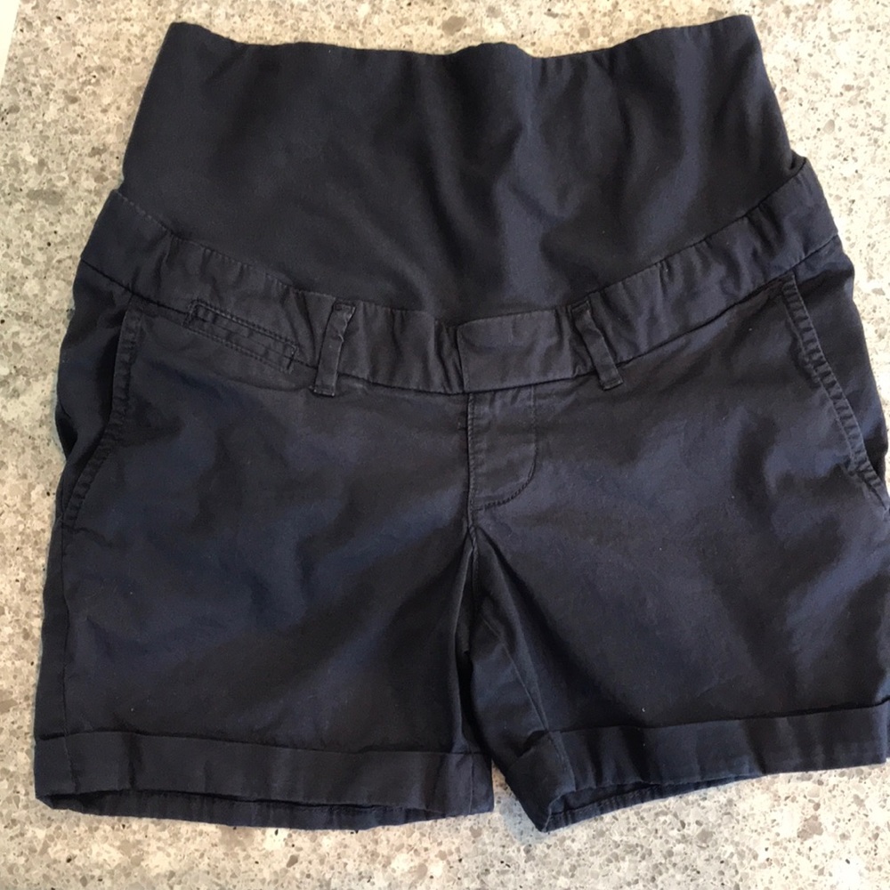 Blue H&M maternity shorts.